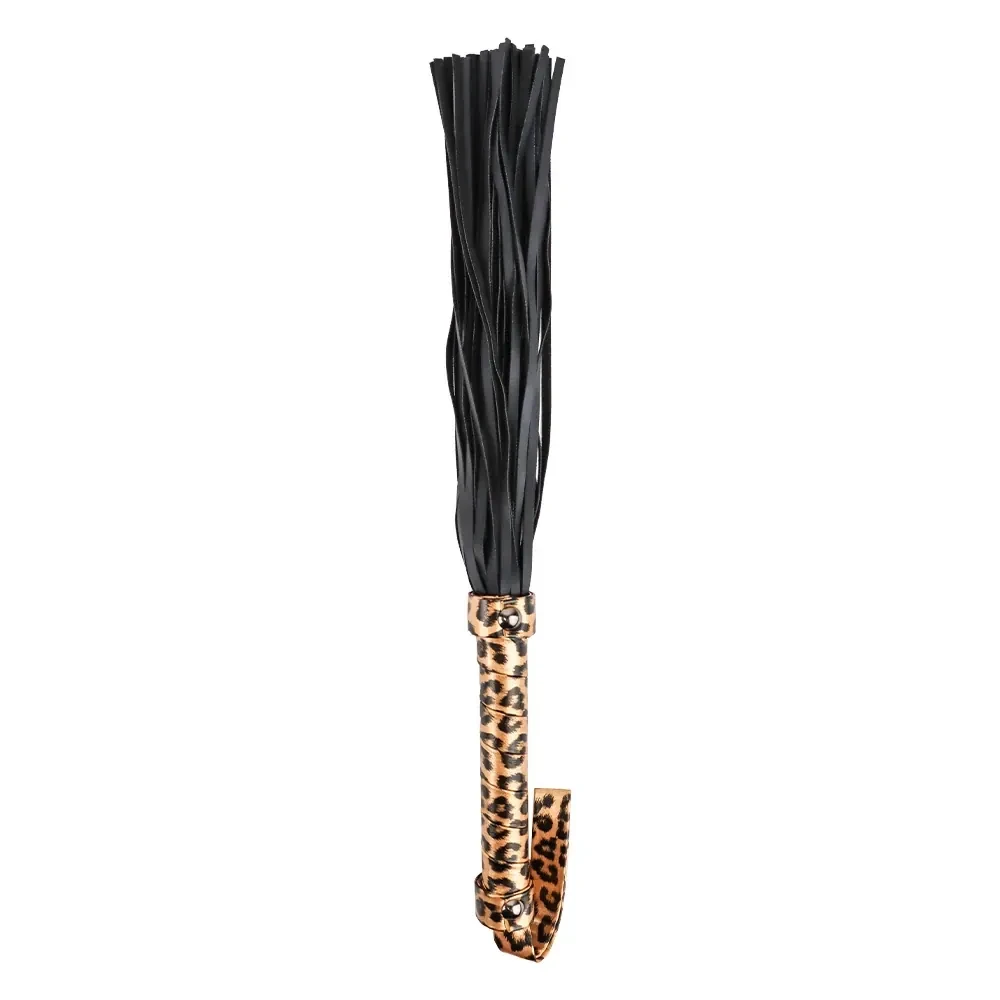 leder flogger leopard print